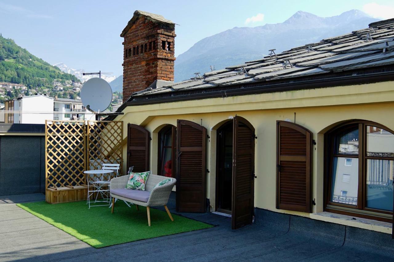 Mansarda Del Sole, Nel Cuore Di อาออสตา ภายนอก รูปภาพ